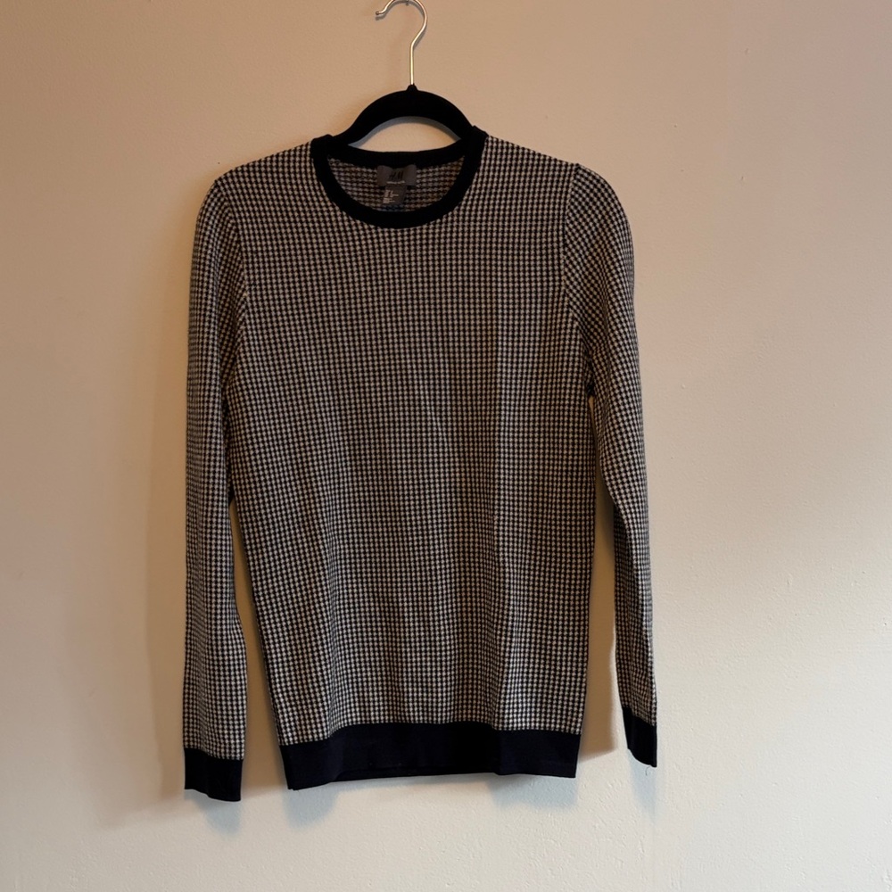 H&M Women's Black and White Patterned Crewneck Sweater